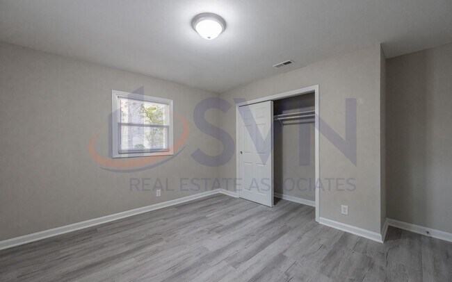 Building Photo - 1324 Bungalow Ave