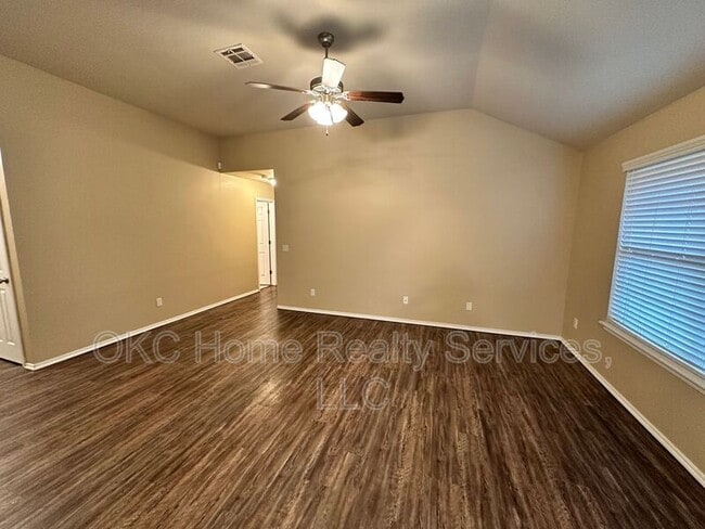 Building Photo - 12101 NW 133rd Terrace
