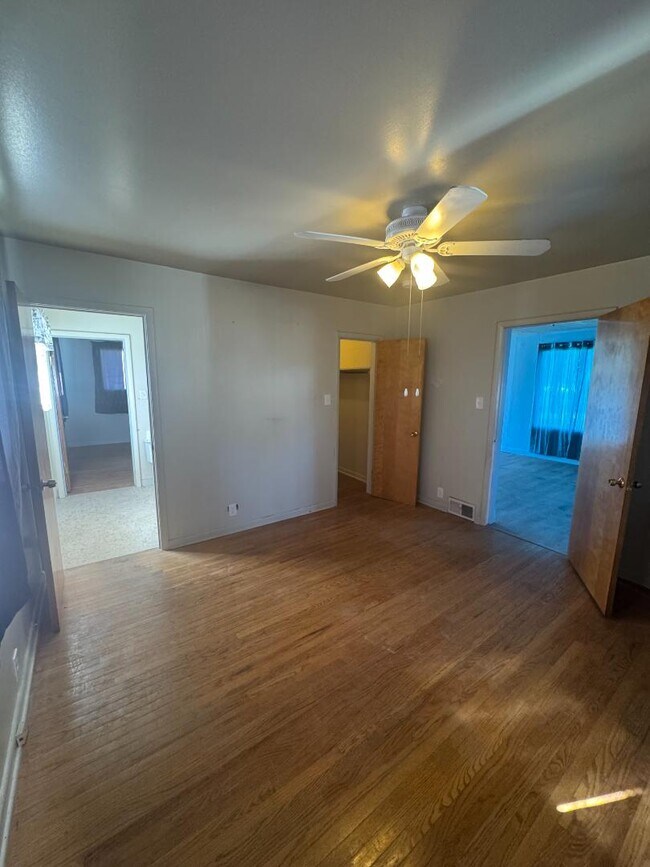 Building Photo - 1336 1st W Ave