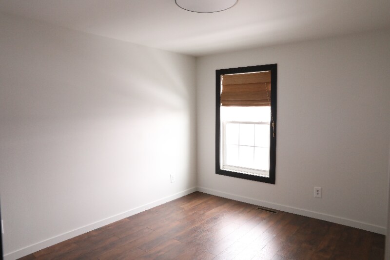 Building Photo - 8017 Stratford Cir S