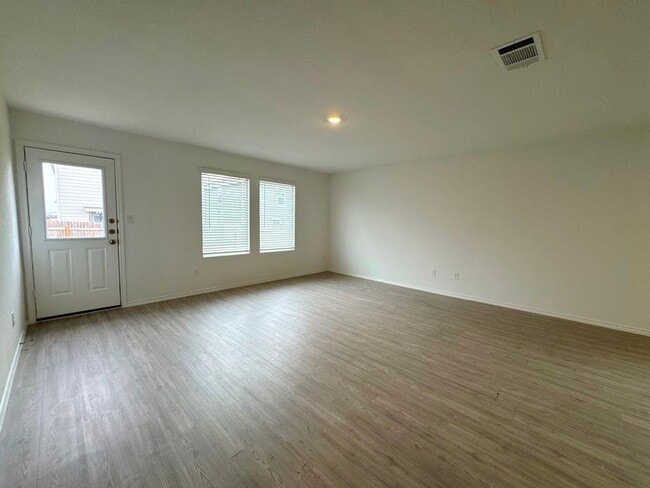 Building Photo - 109 Little Sparklers Lp