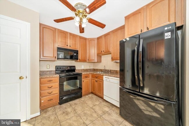 Building Photo - 310 Harry S Truman Dr