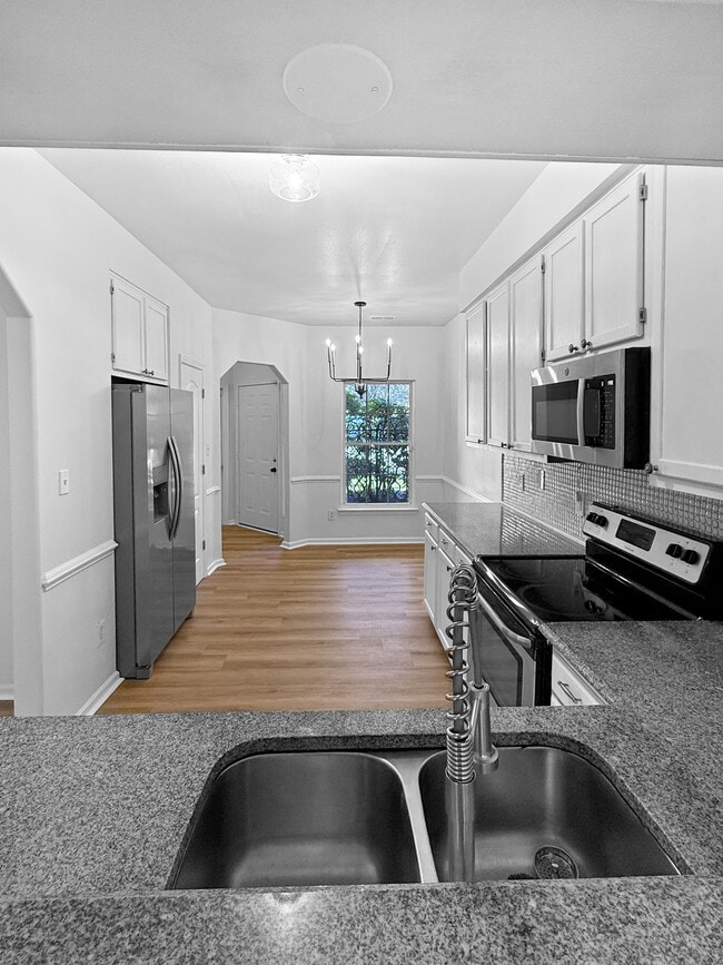 Building Photo - 2656 Bracston Rd