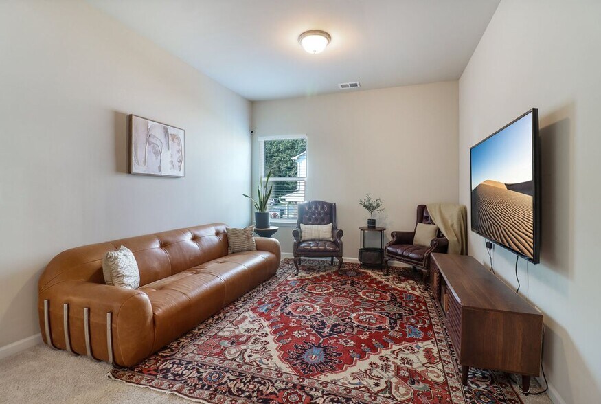 Building Photo - 3890 Clarington Dr