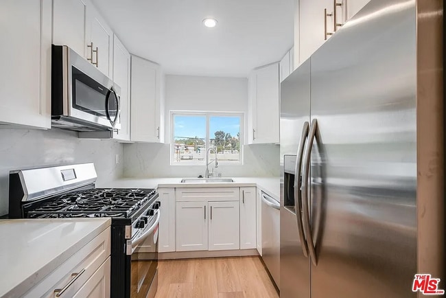 Interior Photo - 11675 Darlington Place