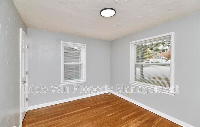 Building Photo - 10128 Ashbrook Dr