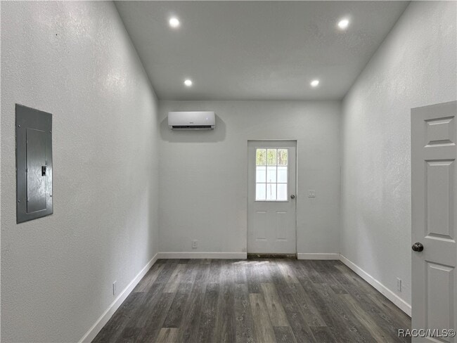 Building Photo - 6345 W Mango Ln