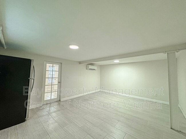 Building Photo - 4412 Volta Pl NW