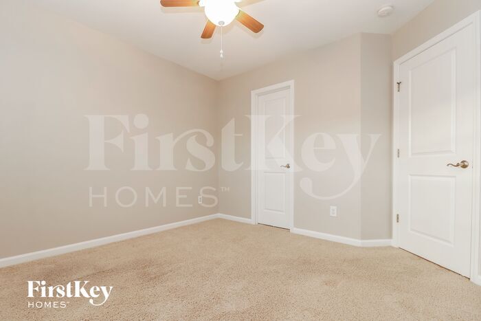 Building Photo - 9023 Hema Ln