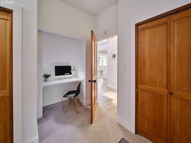 Building Photo - 1641 NW 31st Ave