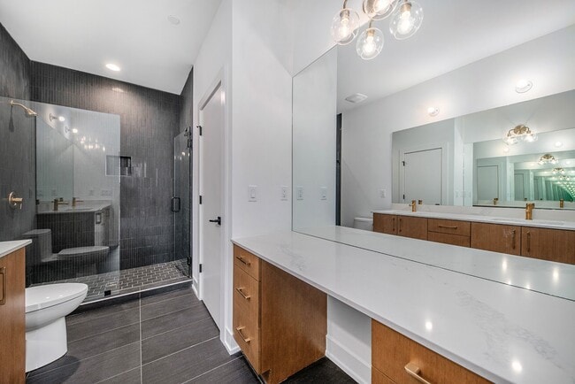 Building Photo - 2805 Brush St