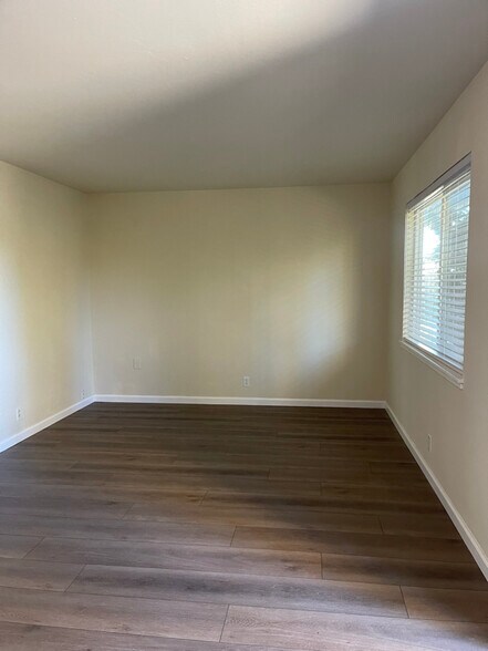 Building Photo - 1454 S 56th St