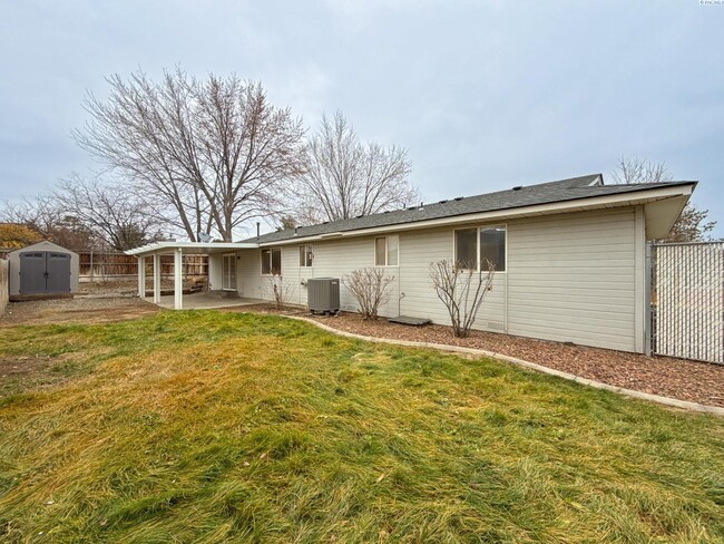 Building Photo - 3 Bed/2 Bath House in West Richland