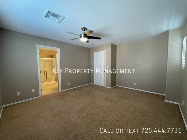 Building Photo - SPACIOUS 3 BEDROOM W/ LOFT IN THE SOUTHWEST