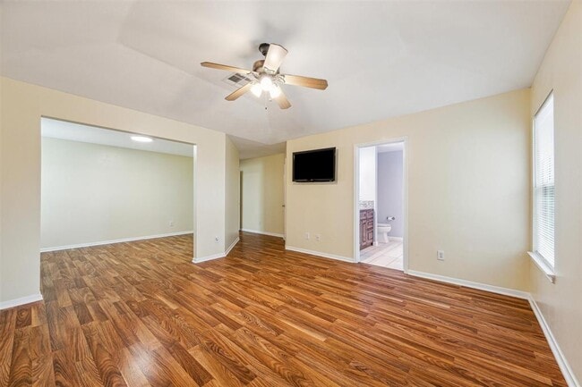 Building Photo - 3402 Fox Ct
