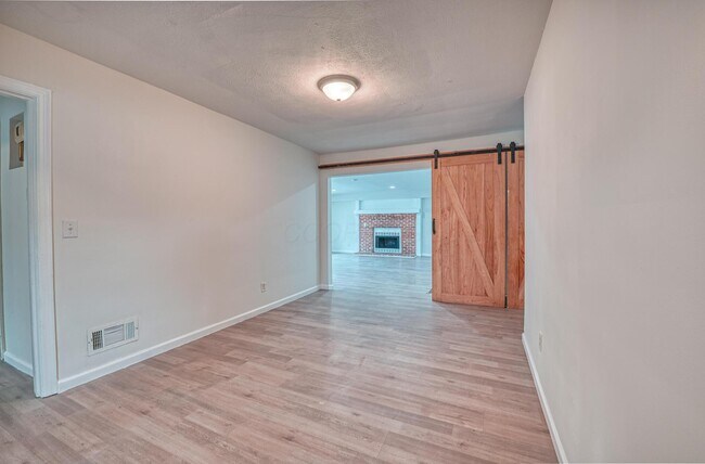 Building Photo - 1139 Miller Ave