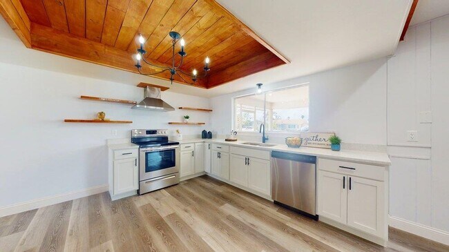 Building Photo - 10 Coral Reef Ct S