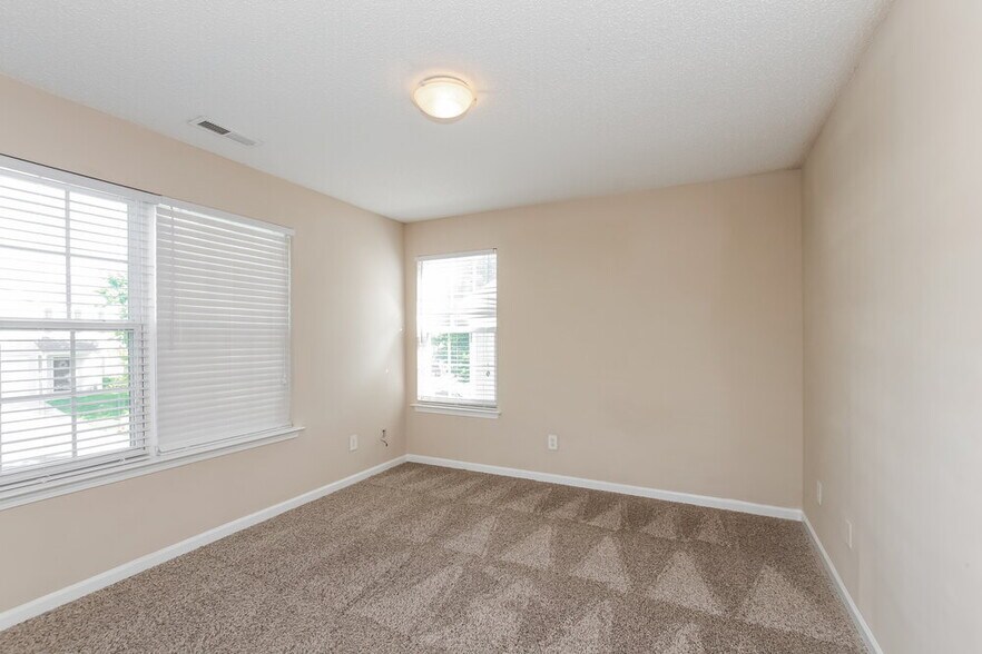 Building Photo - 10520 Pickerel Ln