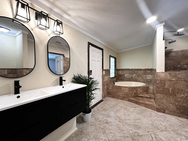 Building Photo - 2325 Salt Creek Trail