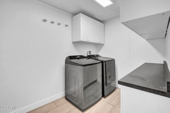 Building Photo - 10624 N 38th St