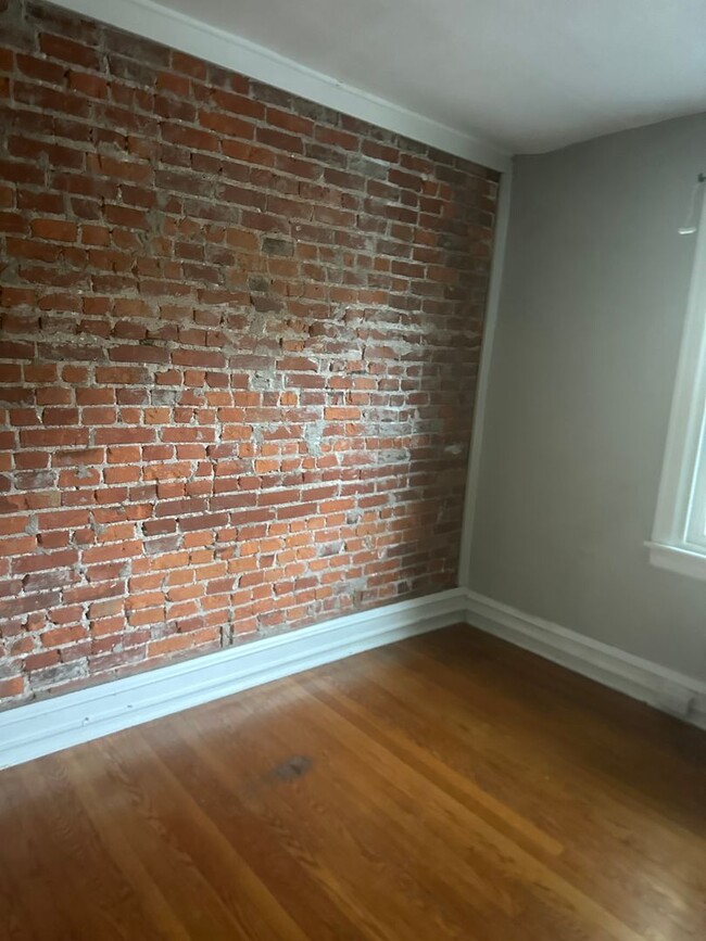 Building Photo - Charming Corner Townhome in Wilmington's N...