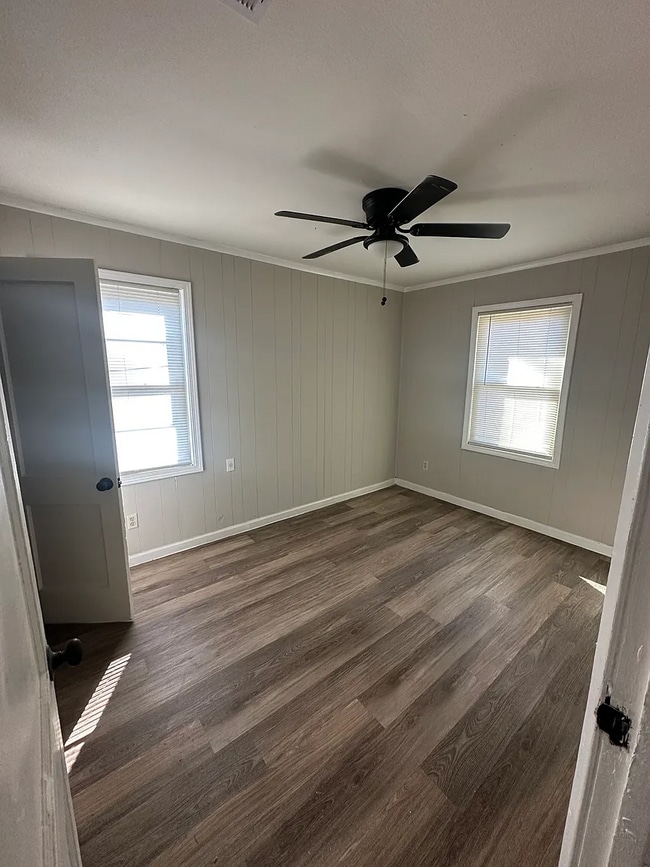 Building Photo - 2377 Imogene St