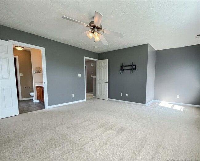 Building Photo - 395 Americana Dr