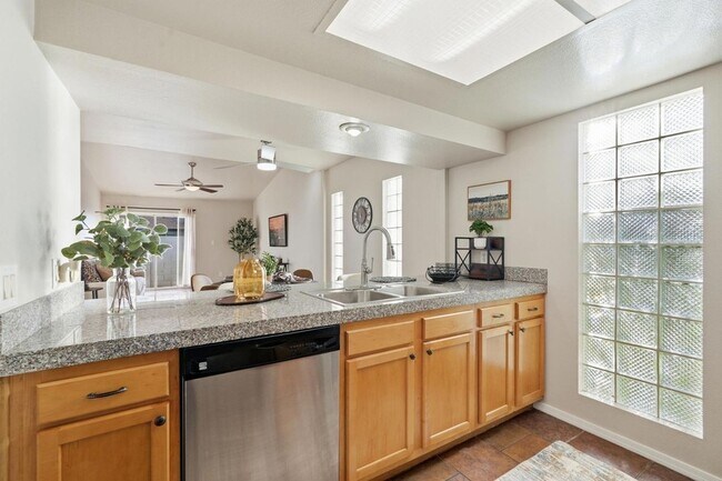 Building Photo - 3039 N 38th St