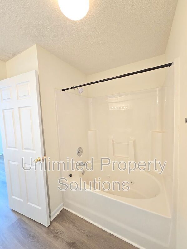 Building Photo - 5010 Hunters Trail