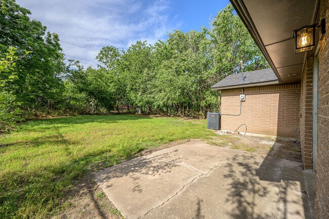 Building Photo - 121 NW 79th St