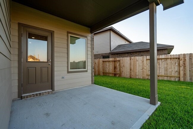 Building Photo - 5502 Pleasant Falls Dr