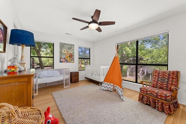 Building Photo - 800 Spur 191