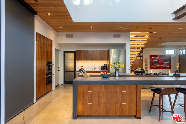 Building Photo - 746 Marco Pl