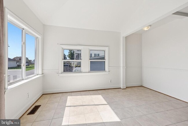 Building Photo - 8321 Bayside Rd
