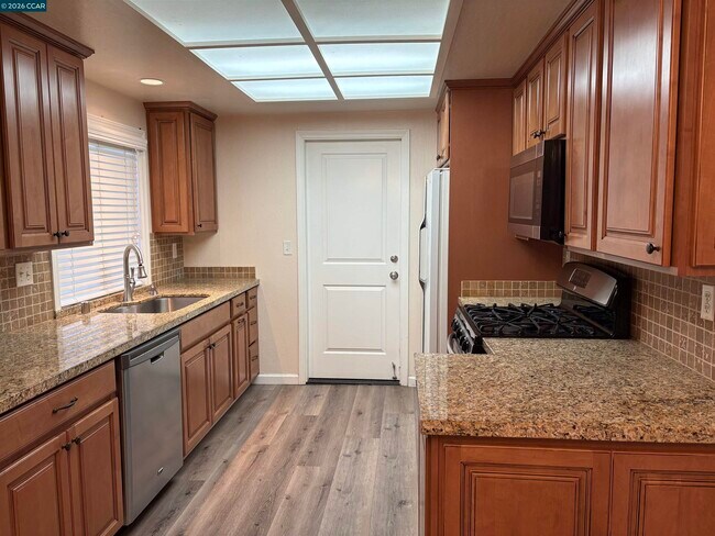 Building Photo - 757 Valley Green Dr