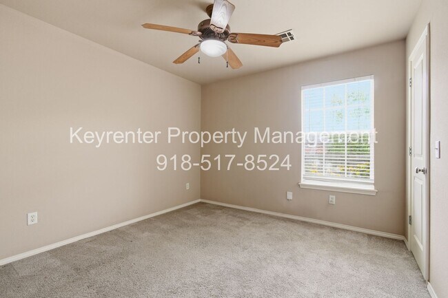 Building Photo - 3 Bed | 2 Bath | Jenks