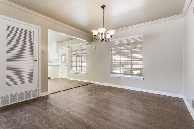 Building Photo - Charming 3-bedroom in the heart of Monticello Park