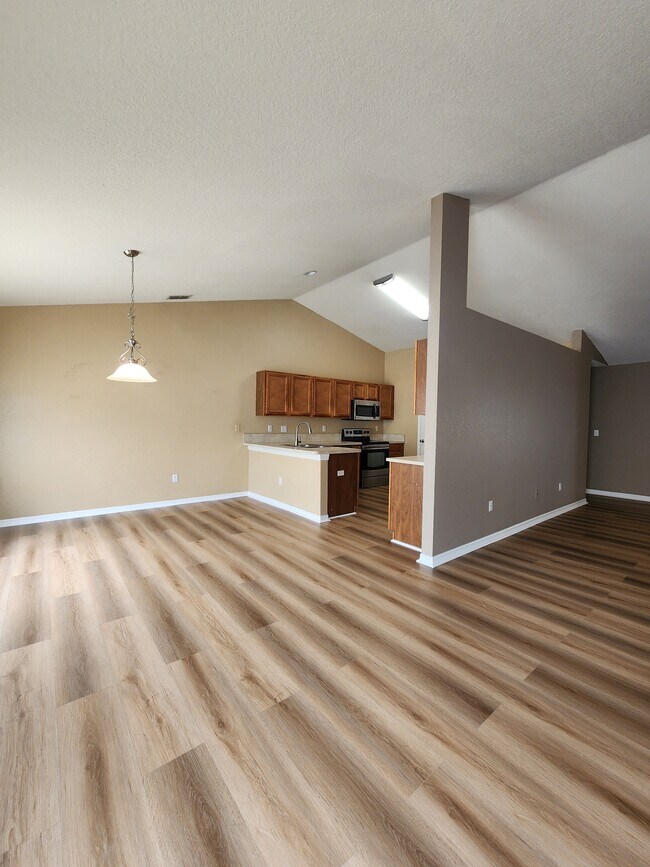 Building Photo - 505 Buckshot Ln