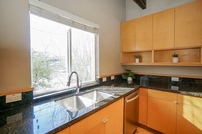 Building Photo - 228 Willard St