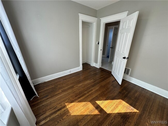 Building Photo - 1133 Hertel Ave