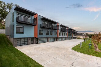 Building Photo - Modern 3BR Retreat | Penthouse + Skyline Views - Fully Furnished Option