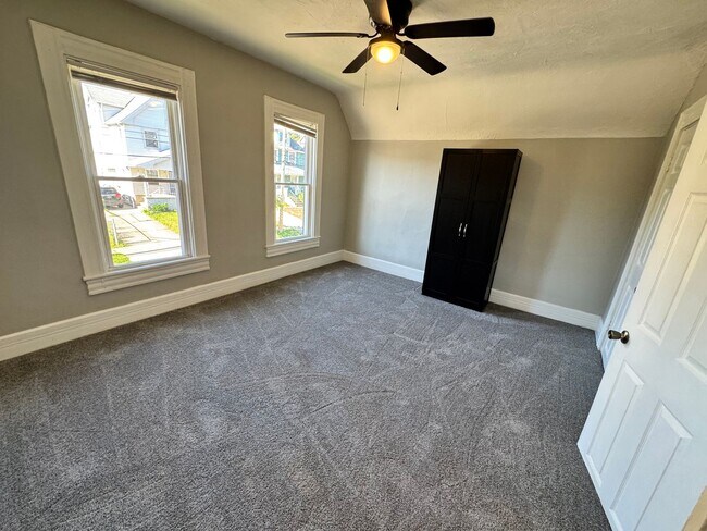 Building Photo - 3524 Henritze Ave