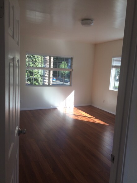 Building Photo - 5702 Carlton Way