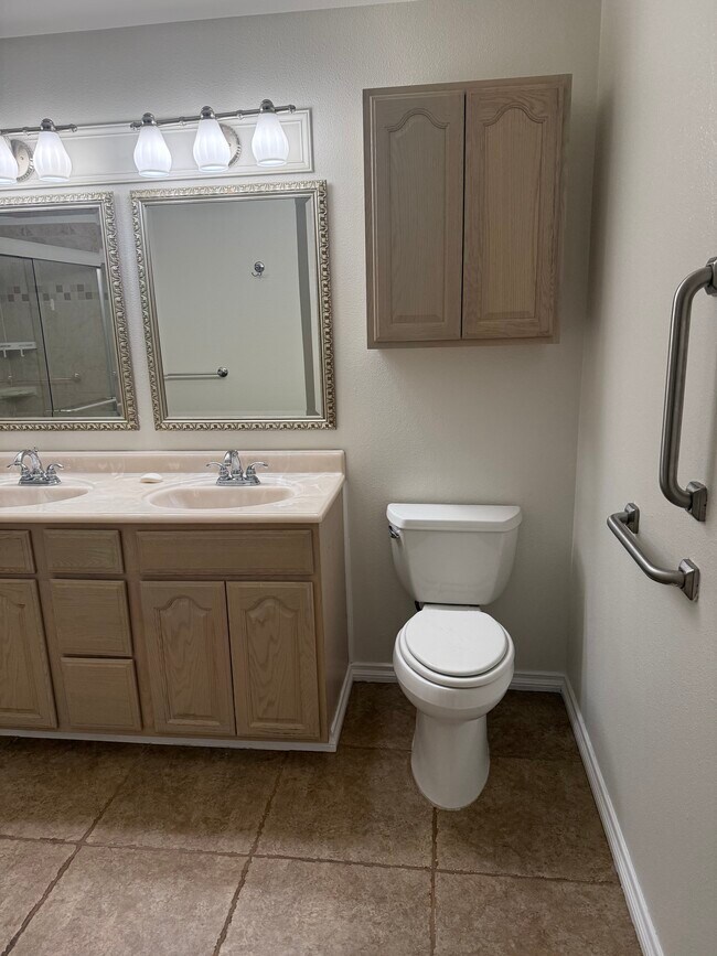 Building Photo - 22855 E Country Vista Dr