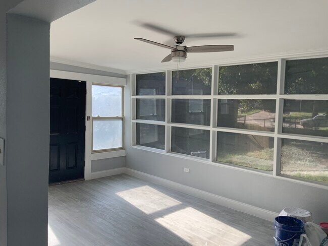 Front door, sunroom, ceiling fan, energy efficient screens - 3816 Byers Ave