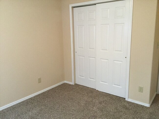 Building Photo - 5532 Many Springs Dr