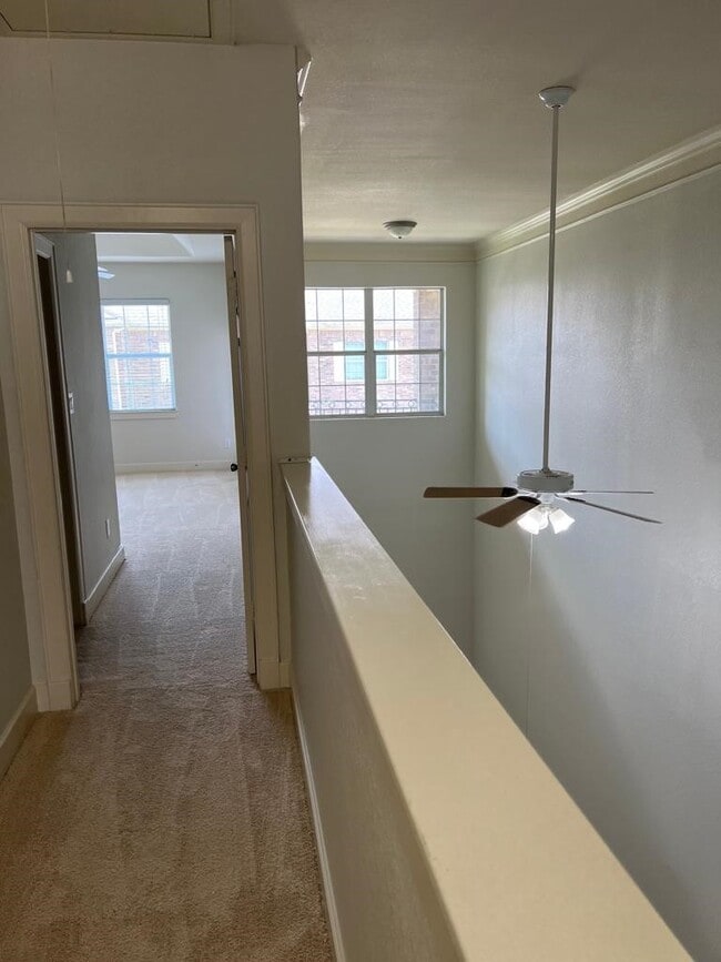 Building Photo - 2865 Westhollow Dr