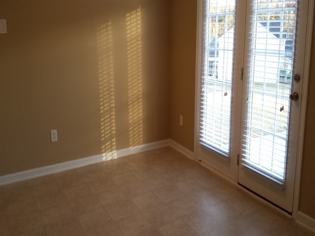 Building Photo - 203 Fledgling Way