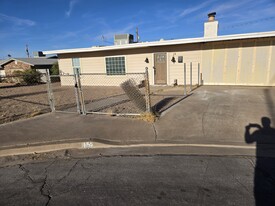 Building Photo - 15 California Way