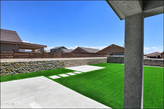 Building Photo - 12868 Star Gaze Ave
